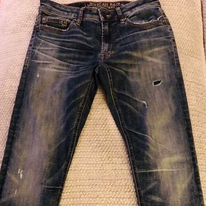 America Eagle distressed jeans